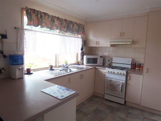16  Silky-Oak Drive, GLENVALE QLD 4350, Glenvale - Thumbnail 3