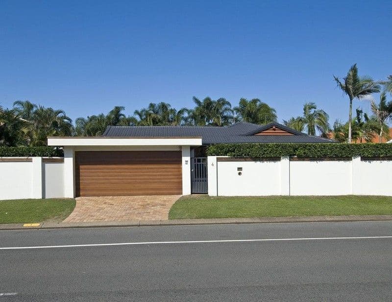 4 Santa Cruz Boulevard, CLEAR ISLAND WATERS QLD 4226, Clear Island Waters - Image 1