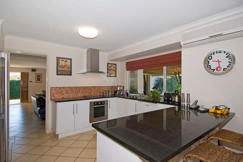4 Santa Cruz Boulevard, CLEAR ISLAND WATERS QLD 4226, Clear Island Waters - Thumbnail 3