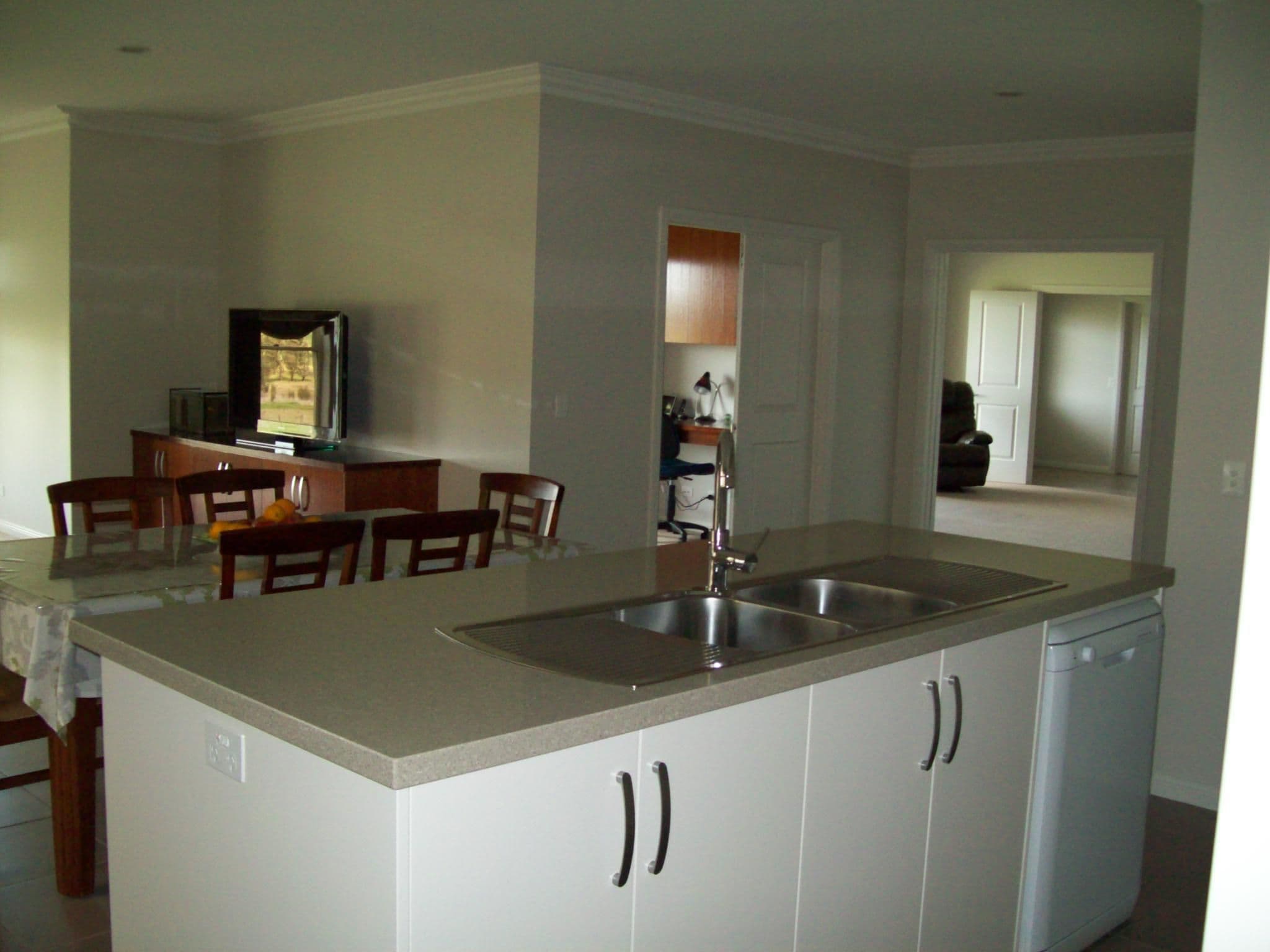 201 Mount Napier Road, HAMILTON VIC 3300, Hamilton - Thumbnail 4