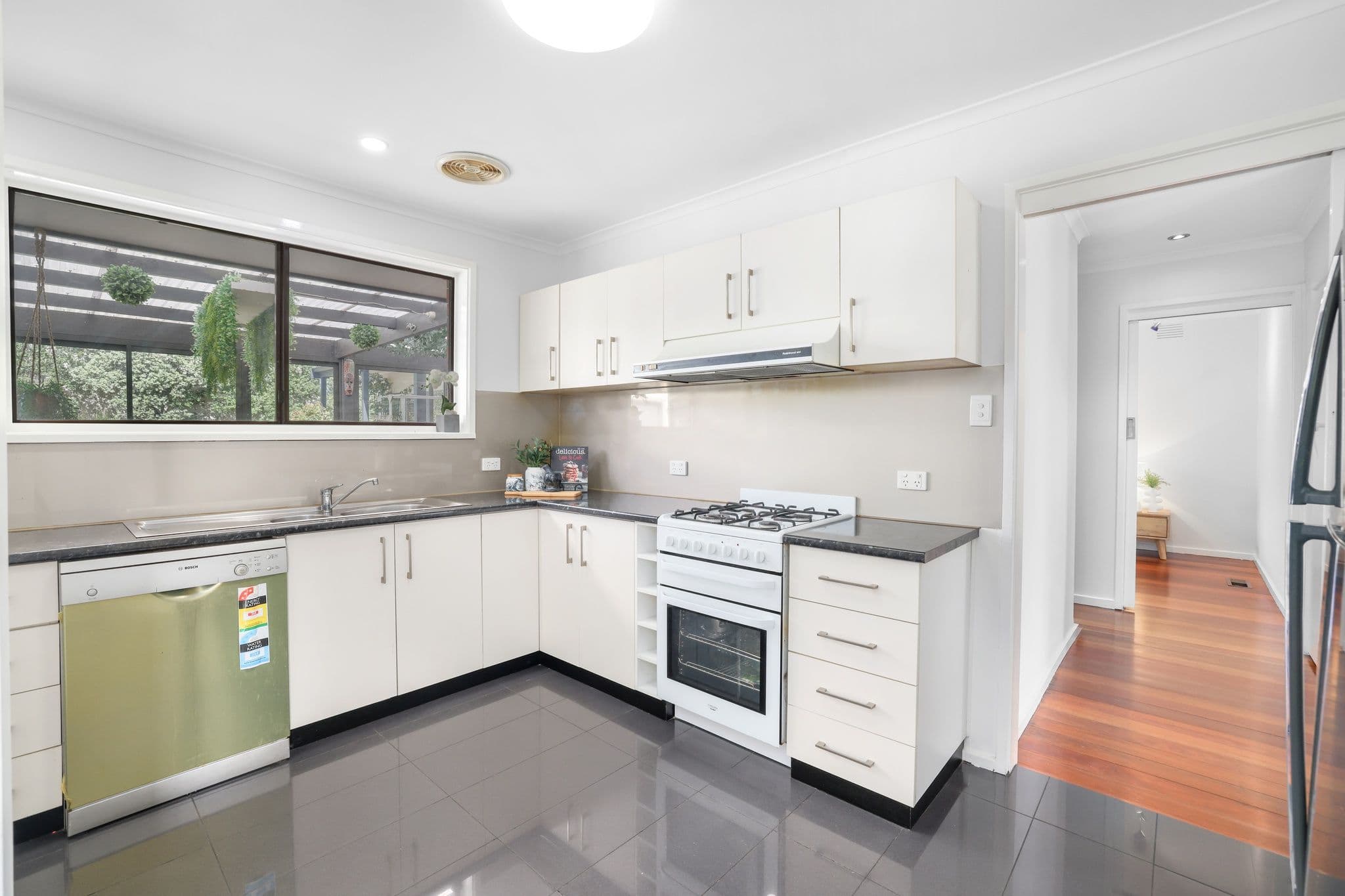 42 Snowdon Drive, Cheltenham VIC 3192, Cheltenham - Thumbnail 6