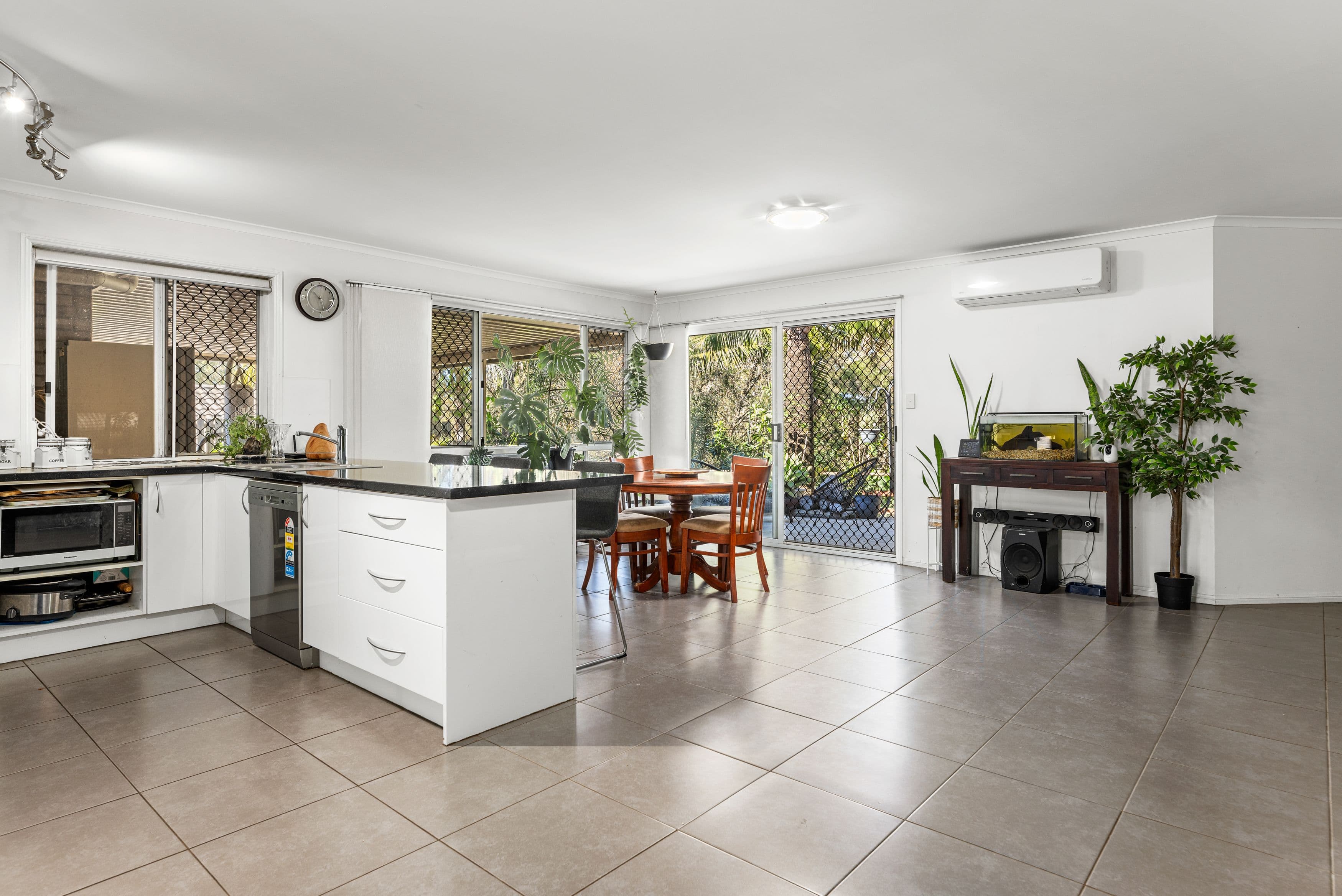37 Crestridge Crescent, Morayfield QLD 4506, Morayfield - Thumbnail 3