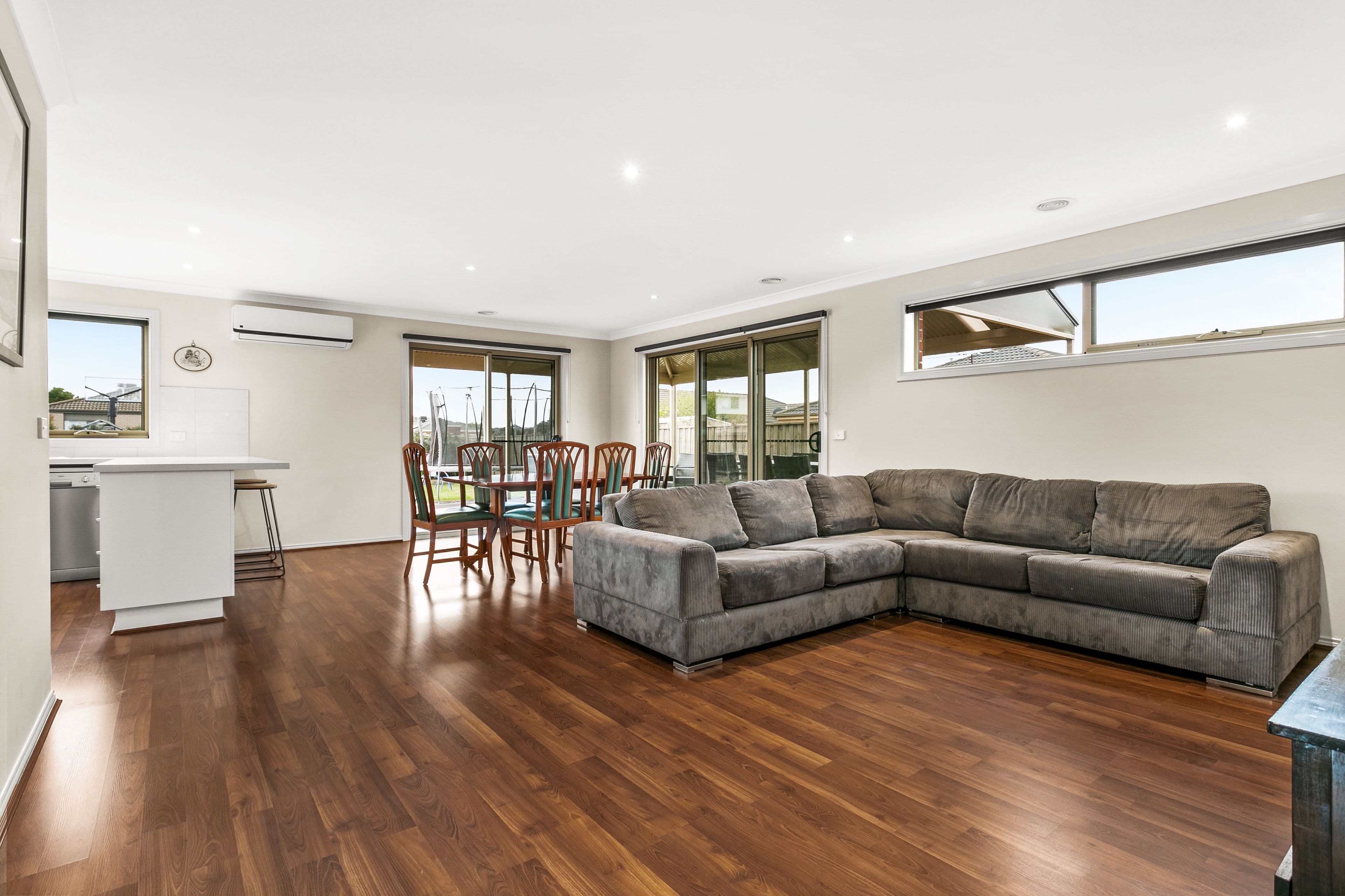 17 Greendale Boulevard, Pakenham VIC 3810, Pakenham - Thumbnail 4