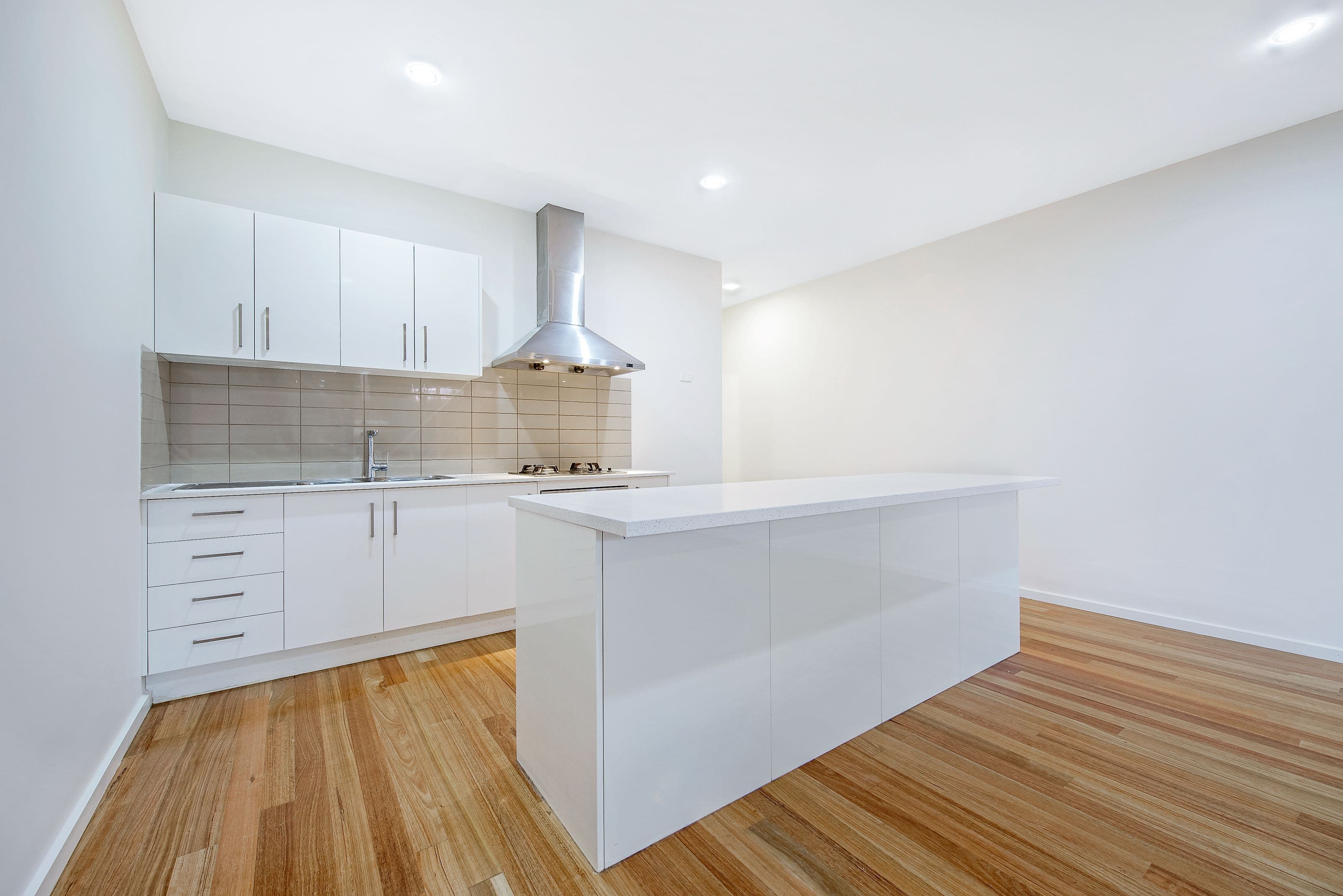 22 Burns Avenue, Clayton South VIC 3169, Clayton South - Thumbnail 2