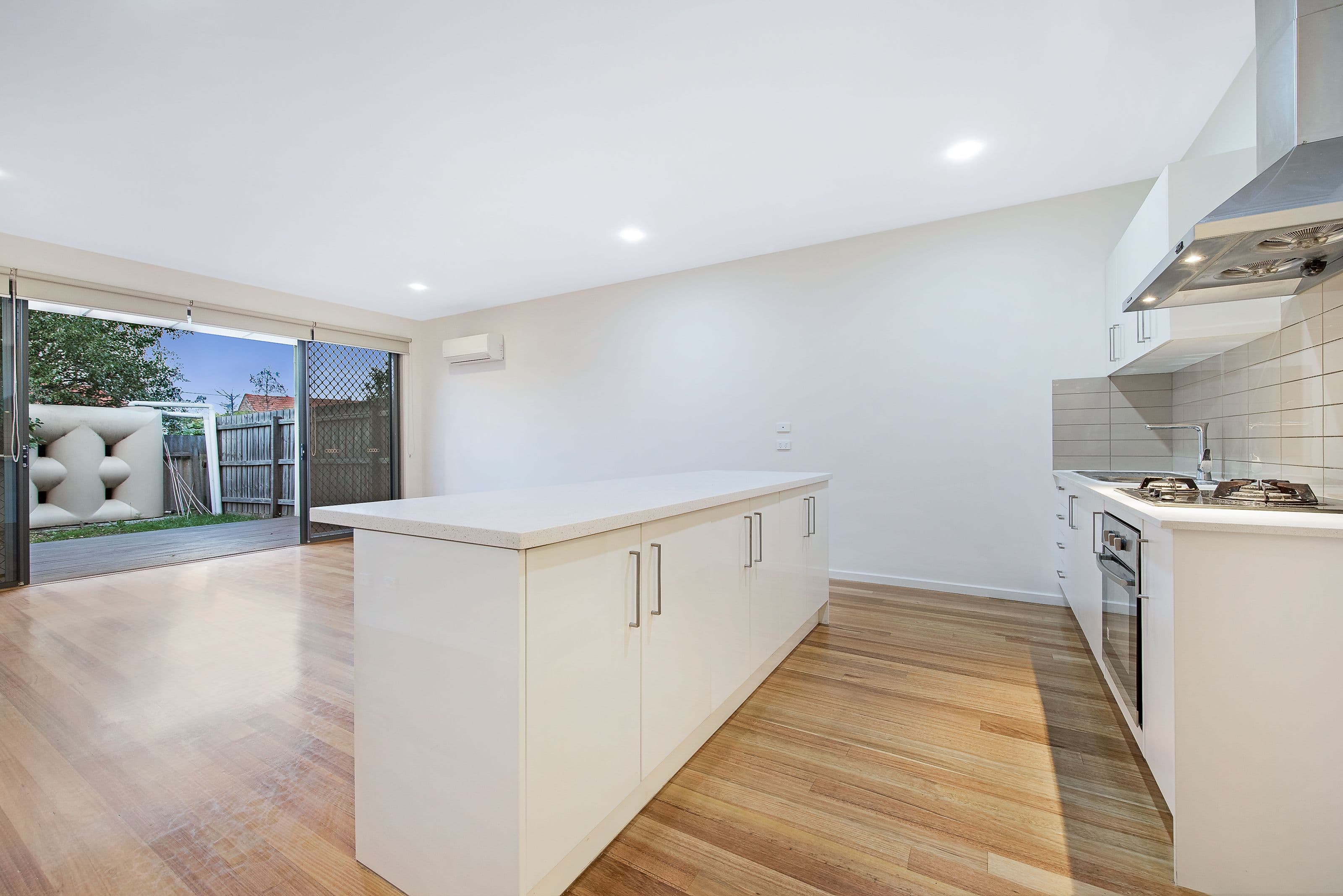 22 Burns Avenue, Clayton South VIC 3169, Clayton South - Thumbnail 3