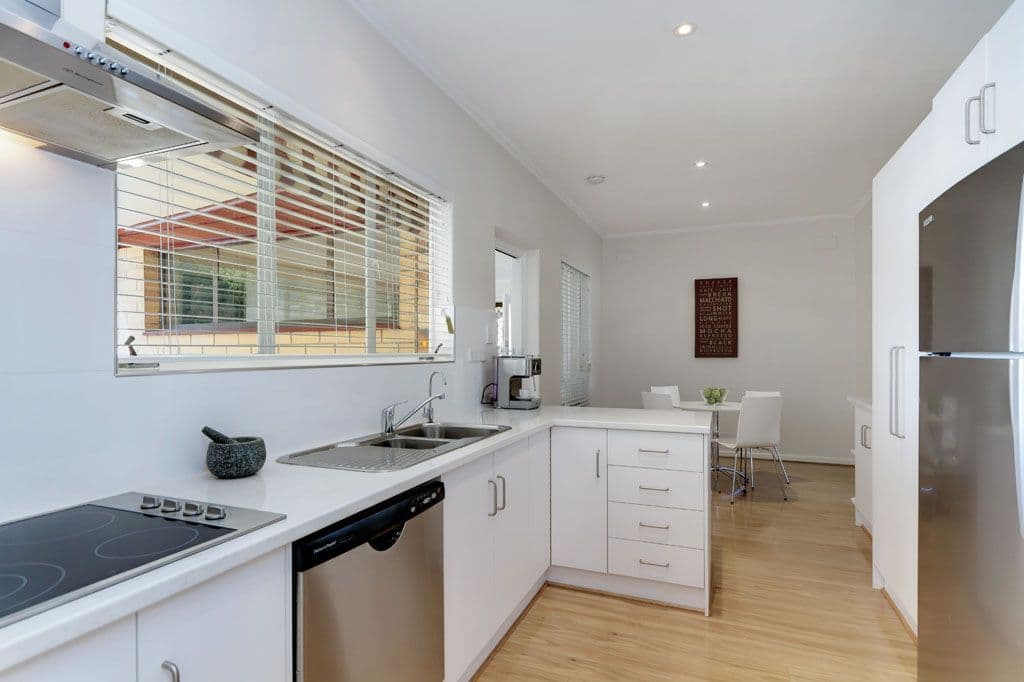 32 Sampson Road, MITCHELL PARK SA 5043, Mitchell Park - Thumbnail 2