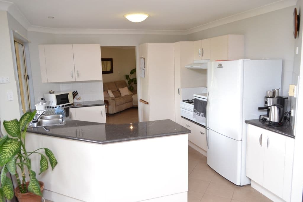 92 Serpentine Street, Cawarral QLD 4702, Cawarral - Thumbnail 2