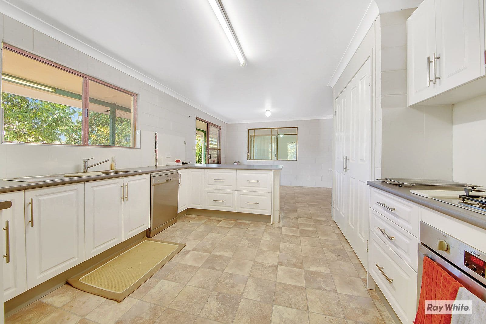 2 Davidson Road, Cawarral QLD 4702, Cawarral - Thumbnail 5