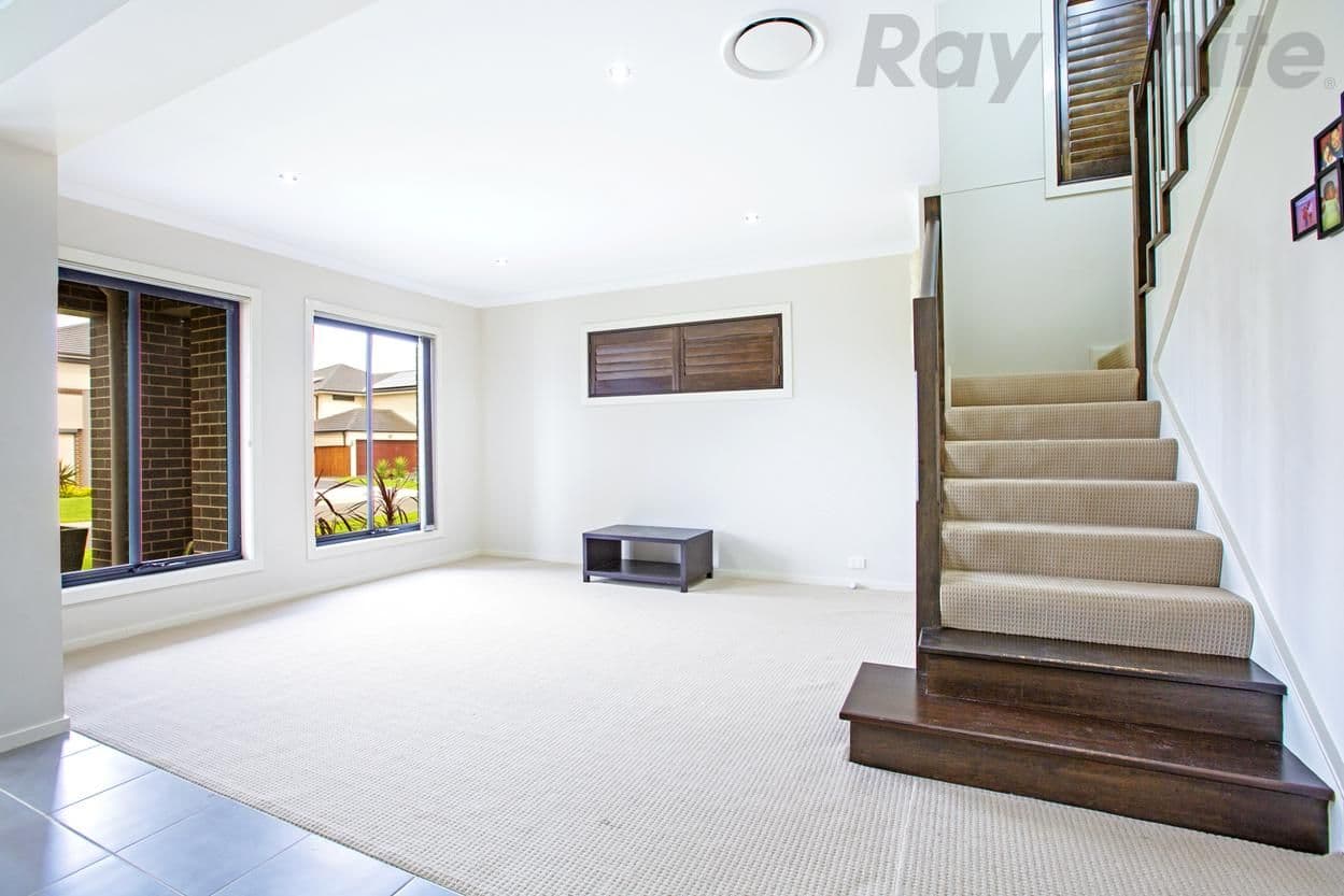 30 Pioneer Drive, Carnes Hill - Thumbnail 3