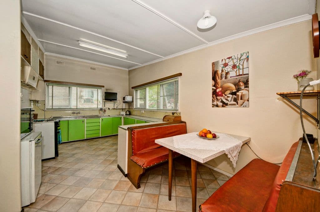 24 Munro Road, QUEANBEYAN NSW 2620, Queanbeyan - Image 1