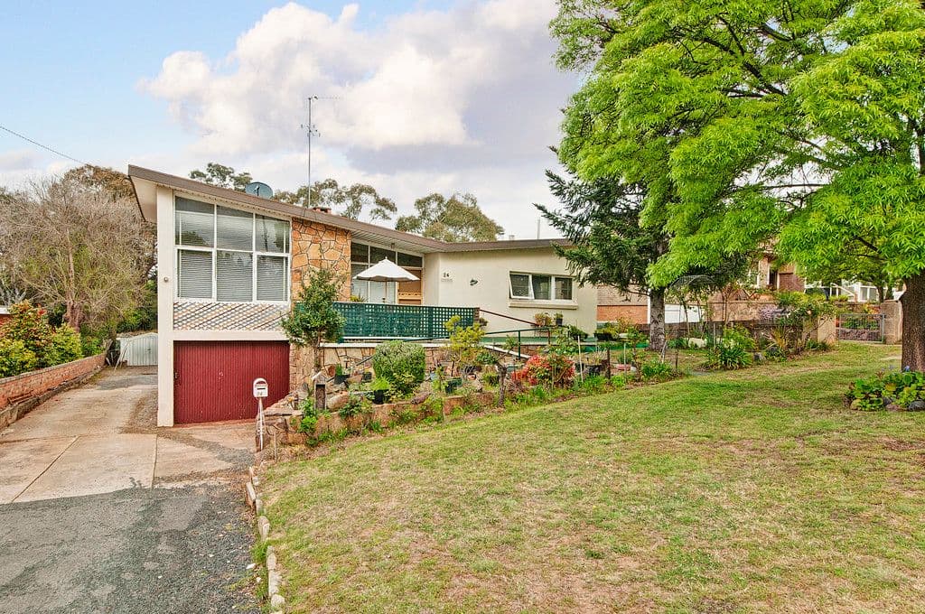 24 Munro Road, QUEANBEYAN NSW 2620, Queanbeyan - Thumbnail 2