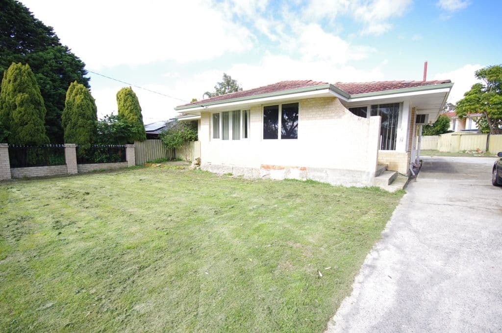 18 Shelvock Crescent, KOONDOOLA WA 6064, Koondoola - Thumbnail 2