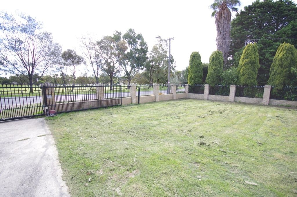 18 Shelvock Crescent, KOONDOOLA WA 6064, Koondoola - Thumbnail 3