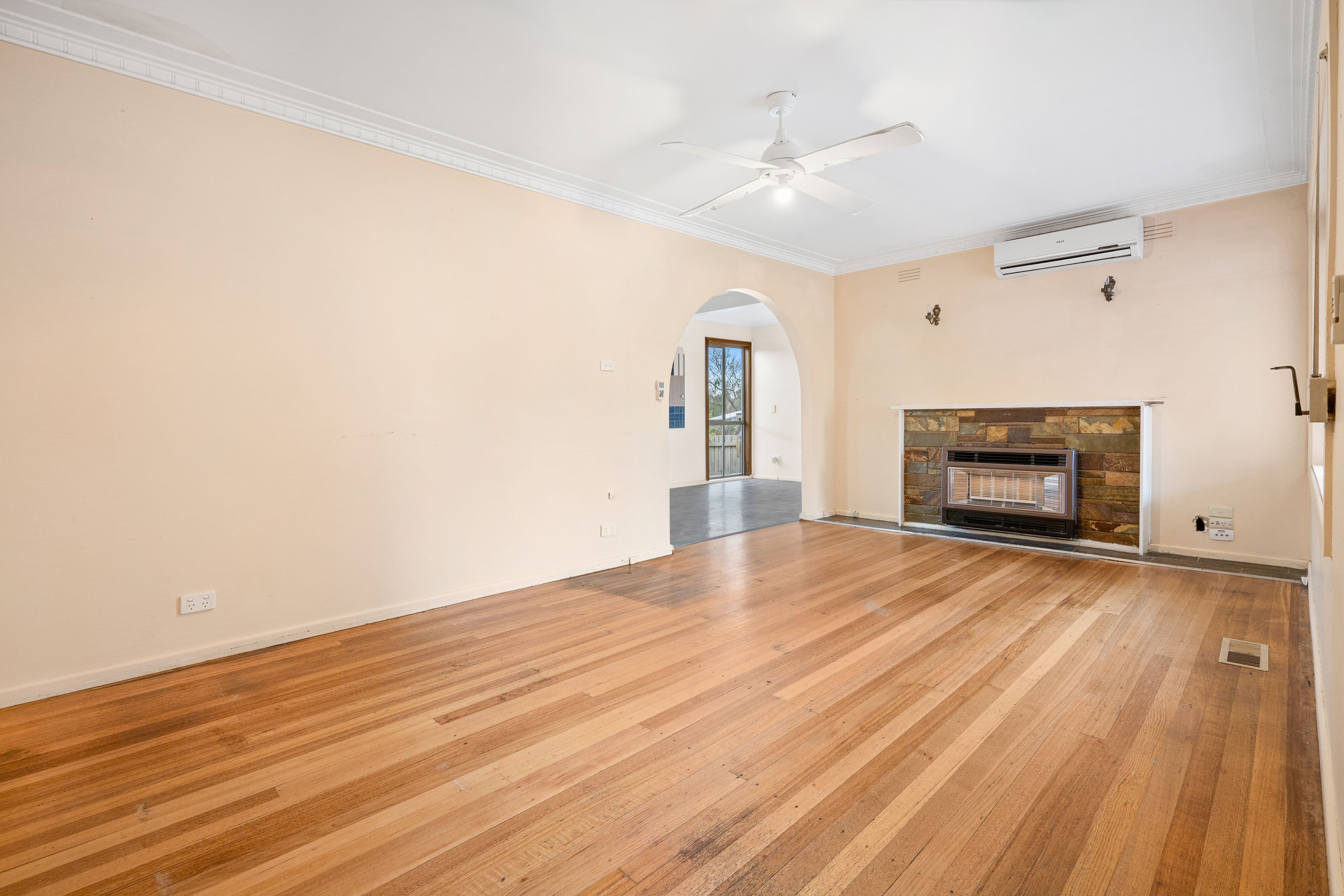 7 Sharpes Road, Watsonia North VIC 3087, Watsonia North - Thumbnail 3