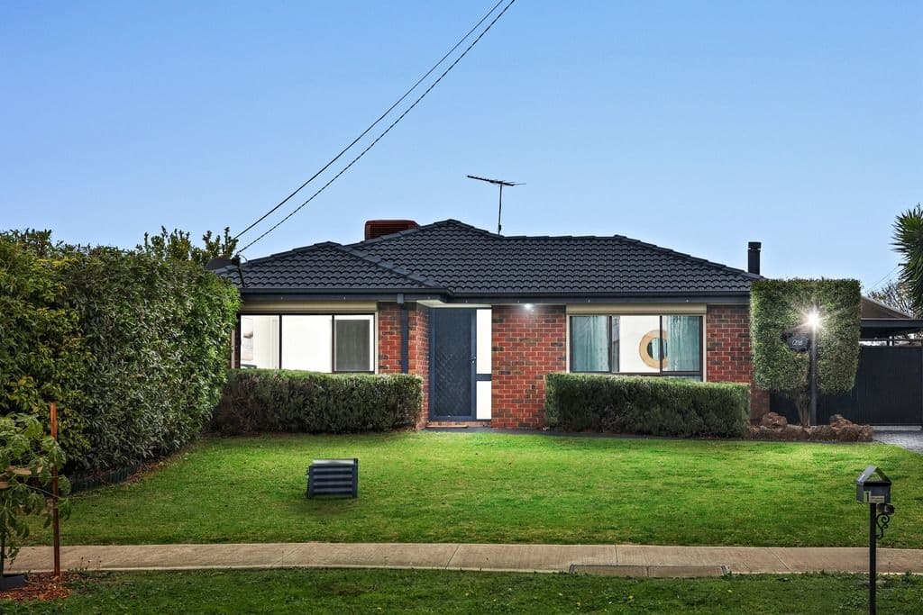 1 Queensbury Way, Werribee VIC 3030, Werribee - Thumbnail 2