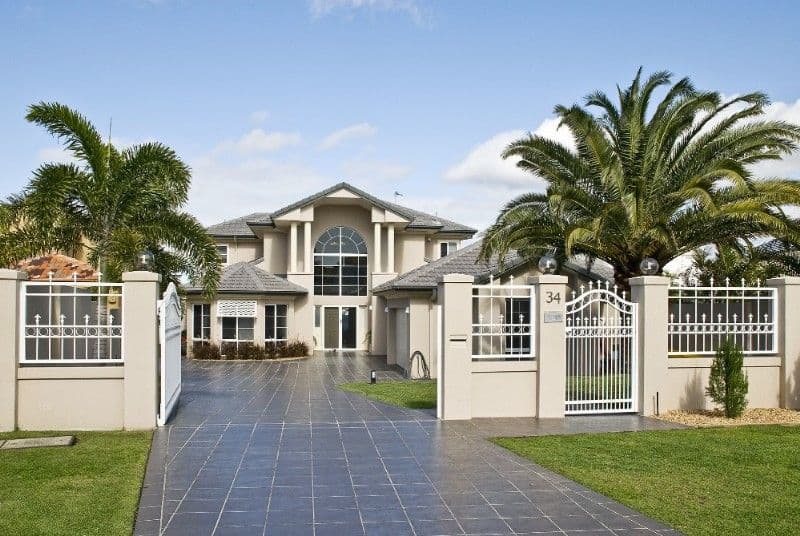 34 Brittanic Crescent, PARADISE POINT QLD 4216, Paradise Point - Thumbnail 2