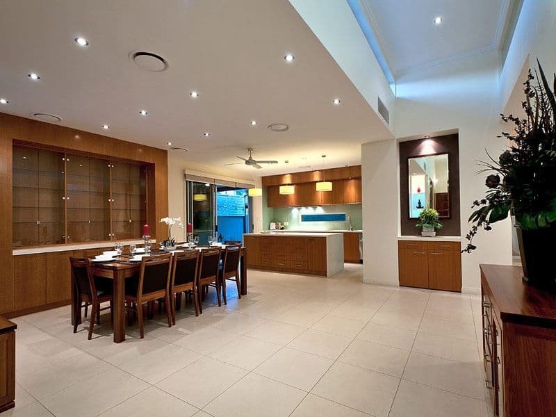 18 St Raphael Terrace, Sorrento QLD 4217, Sorrento - Thumbnail 2