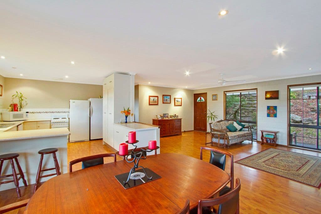 50 Peat Place, Lower Portland - Thumbnail 2