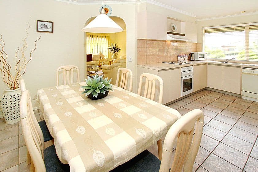 50 McLaughlin Crescent, MILL PARK VIC 3082, Mill Park - Thumbnail 3