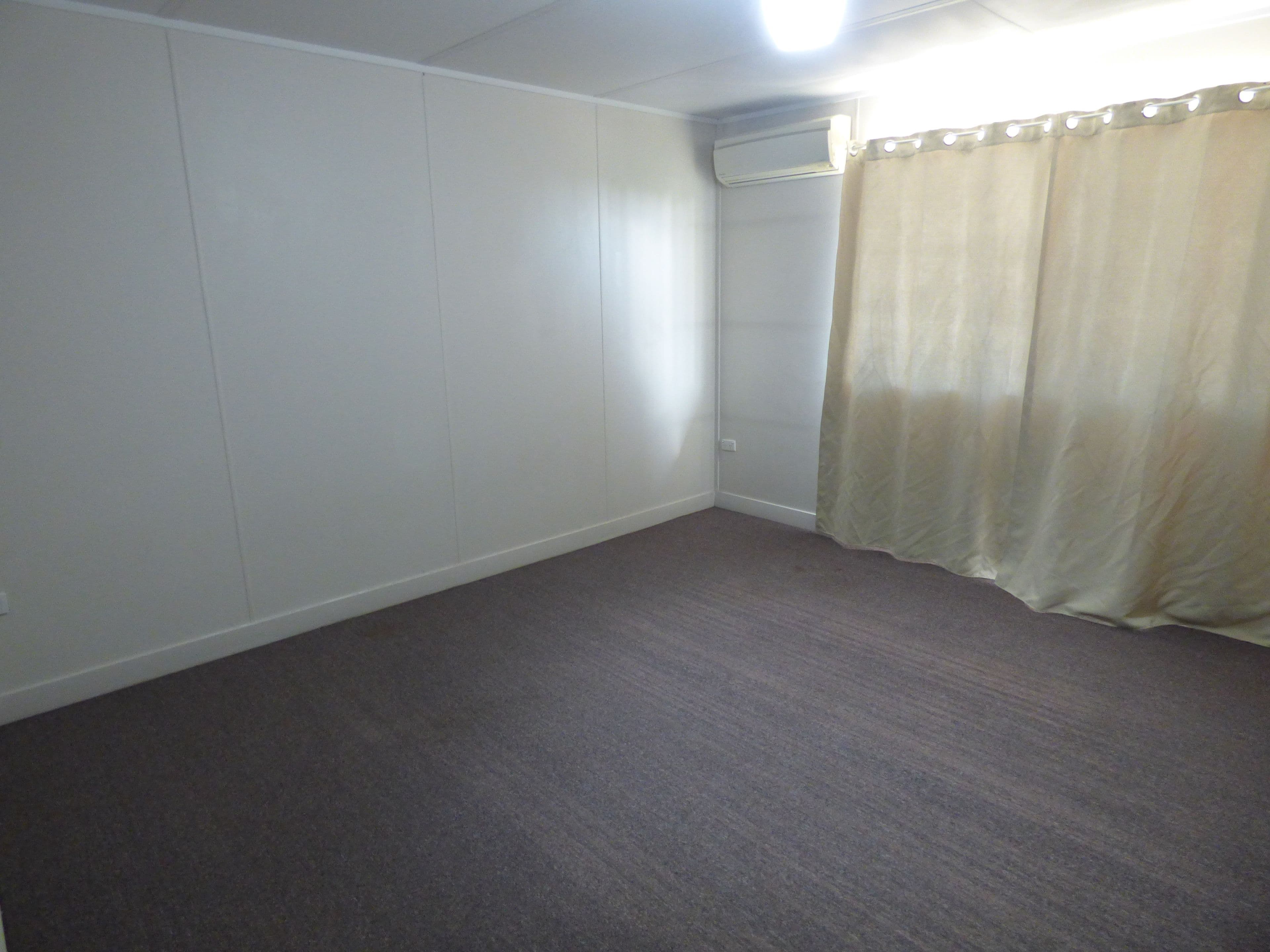 15 Holland Street, Roma QLD 4455, Roma - Thumbnail 2