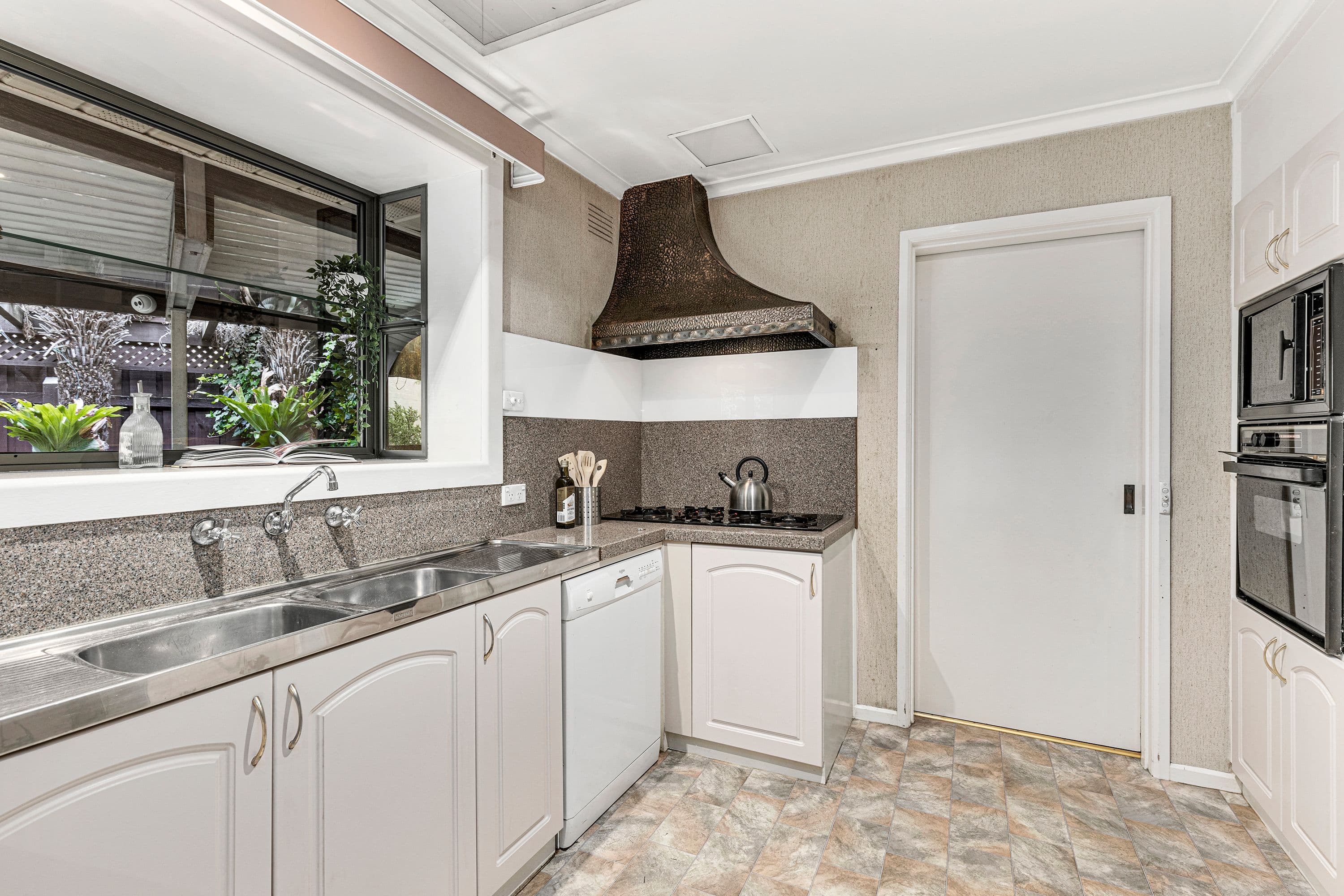 4 Cromer Crescent, Mulgrave VIC 3170, Mulgrave - Thumbnail 5