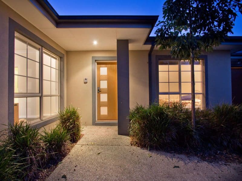 70 McComb Boulevard, FRANKSTON SOUTH VIC 3199, Frankston South - Thumbnail 2