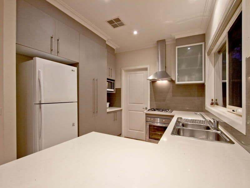 70 McComb Boulevard, FRANKSTON SOUTH VIC 3199, Frankston South - Thumbnail 3