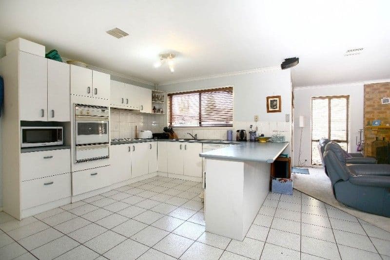 14 Cairn Curren Close, ROWVILLE VIC 3178, Rowville - Thumbnail 3