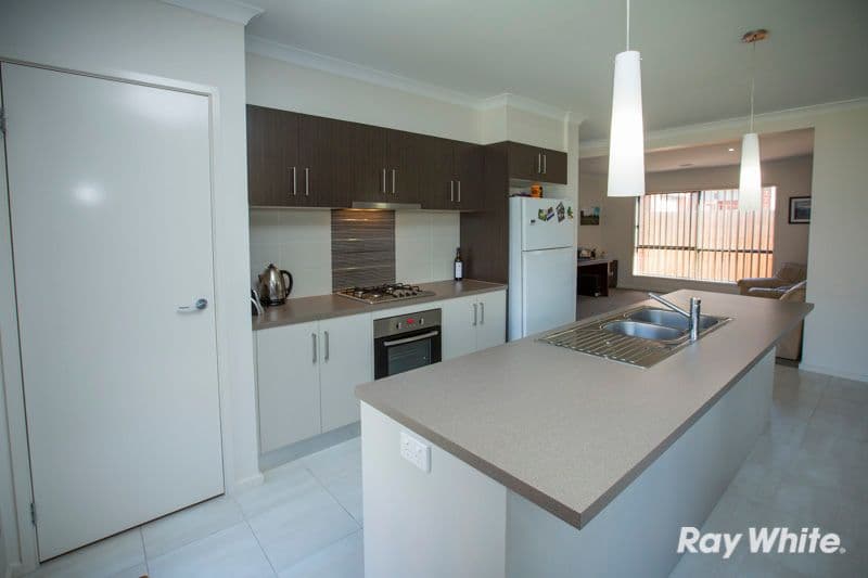 78 Melissa Way, Pakenham VIC 3810, Pakenham - Thumbnail 3