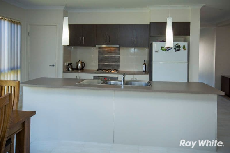 78 Melissa Way, Pakenham VIC 3810, Pakenham - Thumbnail 5