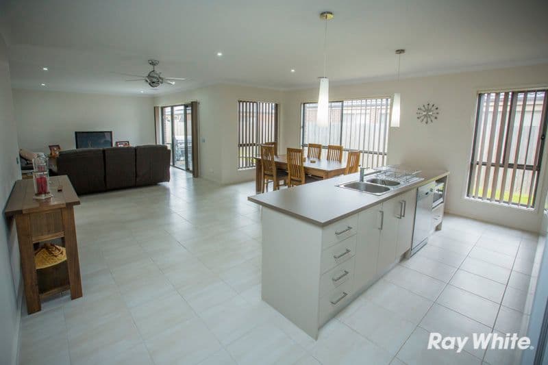 78 Melissa Way, Pakenham VIC 3810, Pakenham - Thumbnail 6