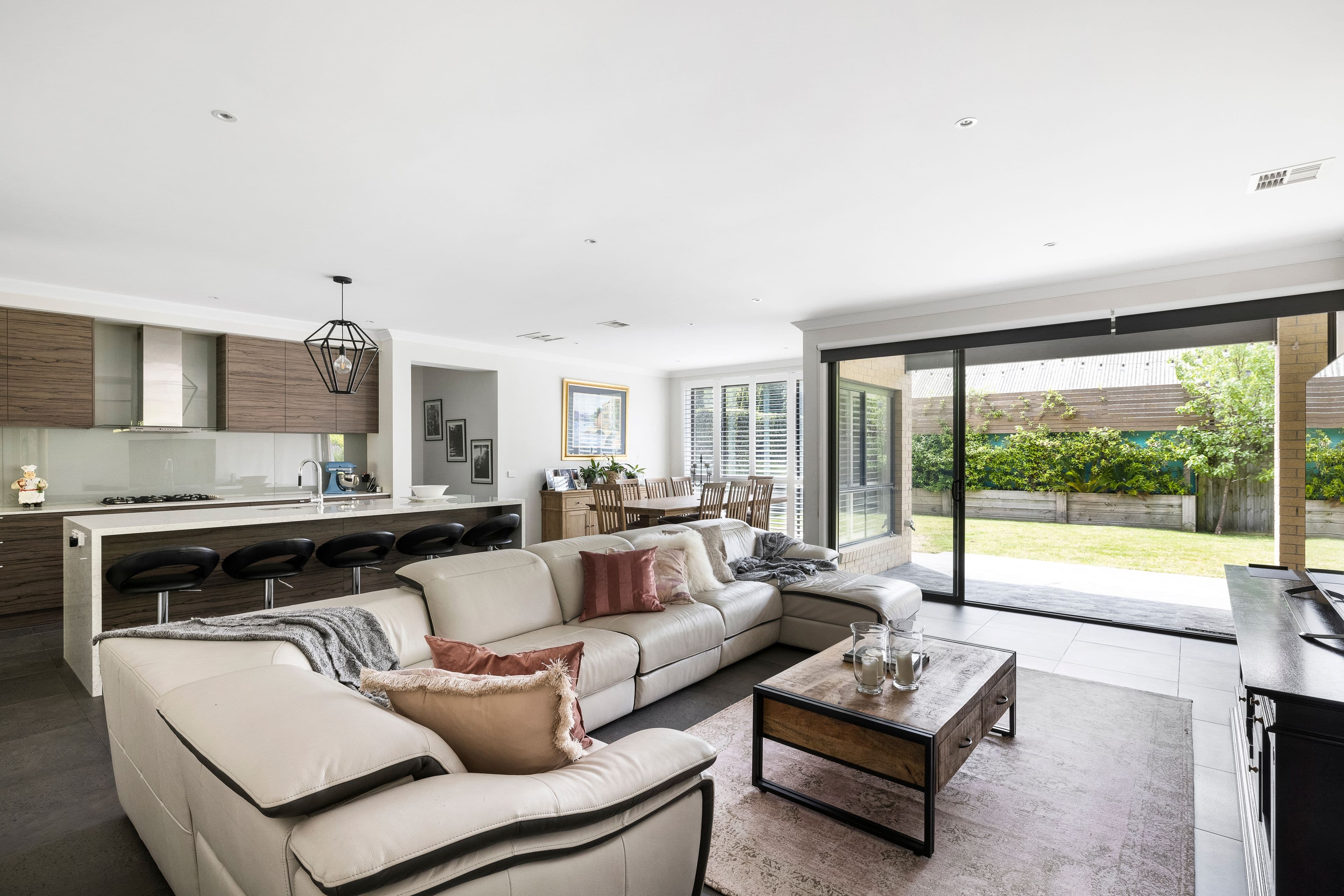 2 Hillside Grove, Frankston South VIC 3199, Frankston South - Thumbnail 3