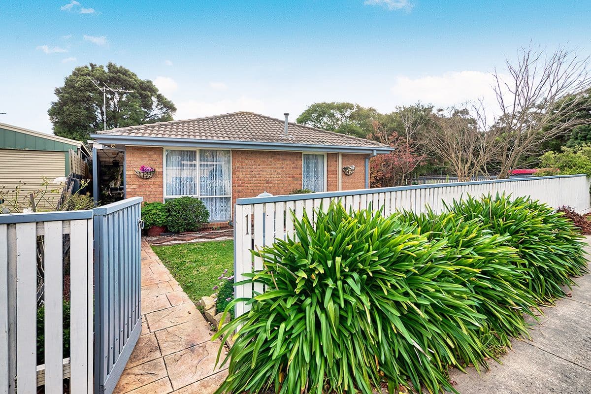 1 Hazelwood Avenue, Cranbourne North VIC 3977, Cranbourne North - Image 1