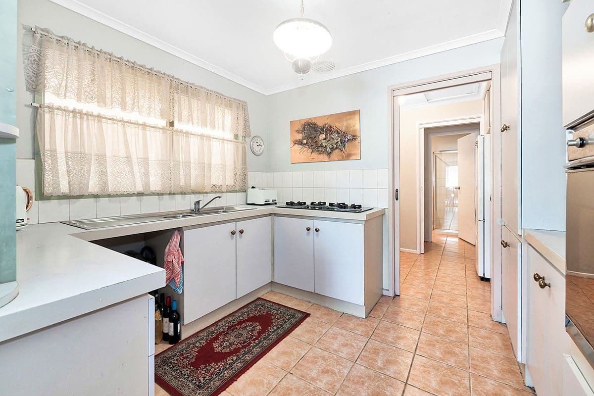1 Hazelwood Avenue, Cranbourne North VIC 3977, Cranbourne North - Thumbnail 7