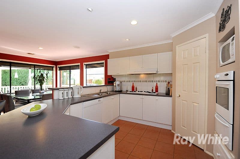 13 Pimento Close, NARRE WARREN SOUTH VIC 3805, Narre Warren South - Thumbnail 8