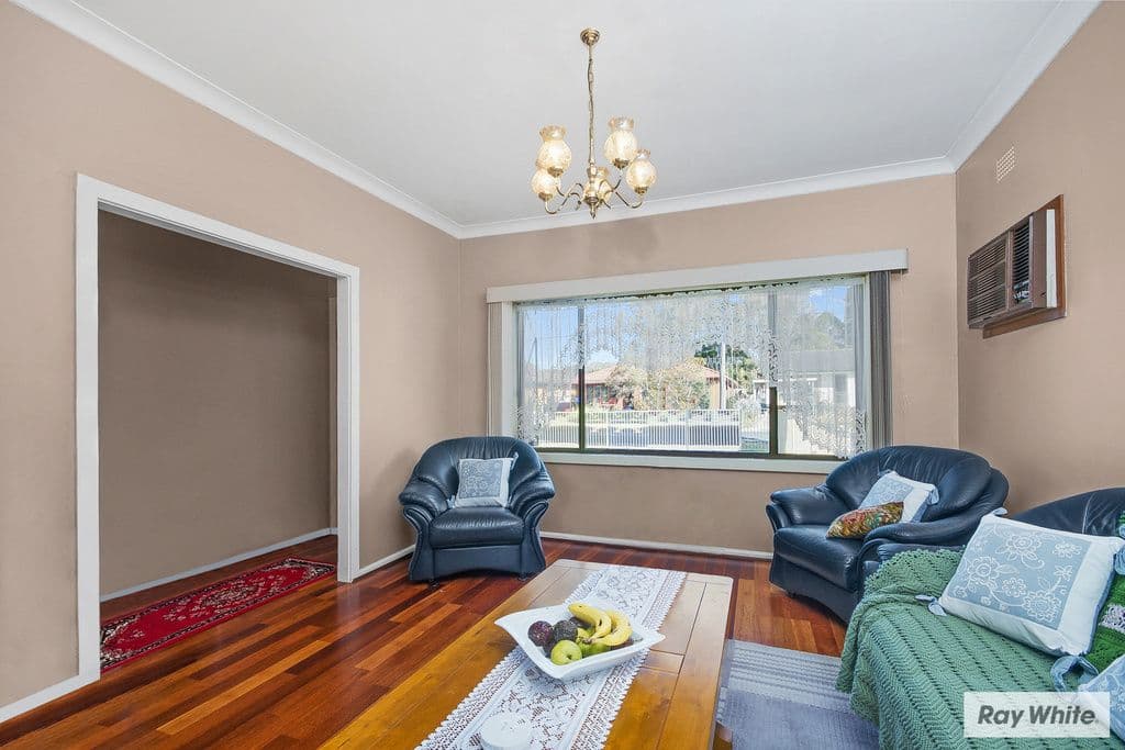 43 Craig Crescent, DAPTO NSW 2530, Dapto - Thumbnail 2