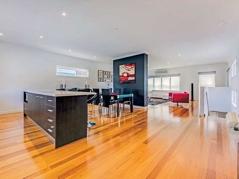 32 Caesia Way, Caroline Springs VIC 3023, Caroline Springs - Thumbnail 6