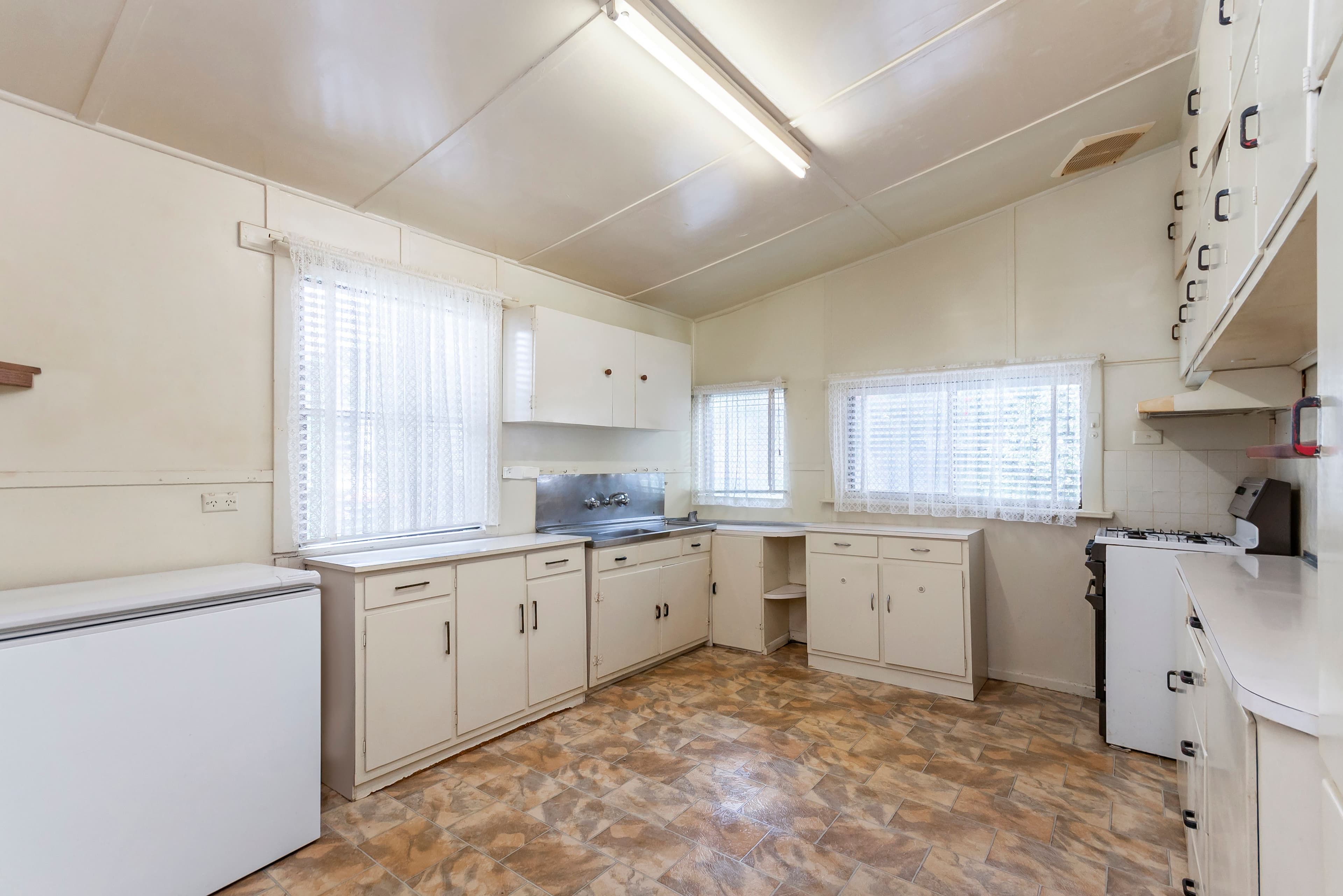 61 Hider Street, Warrnambool VIC 3280, Warrnambool - Thumbnail 3
