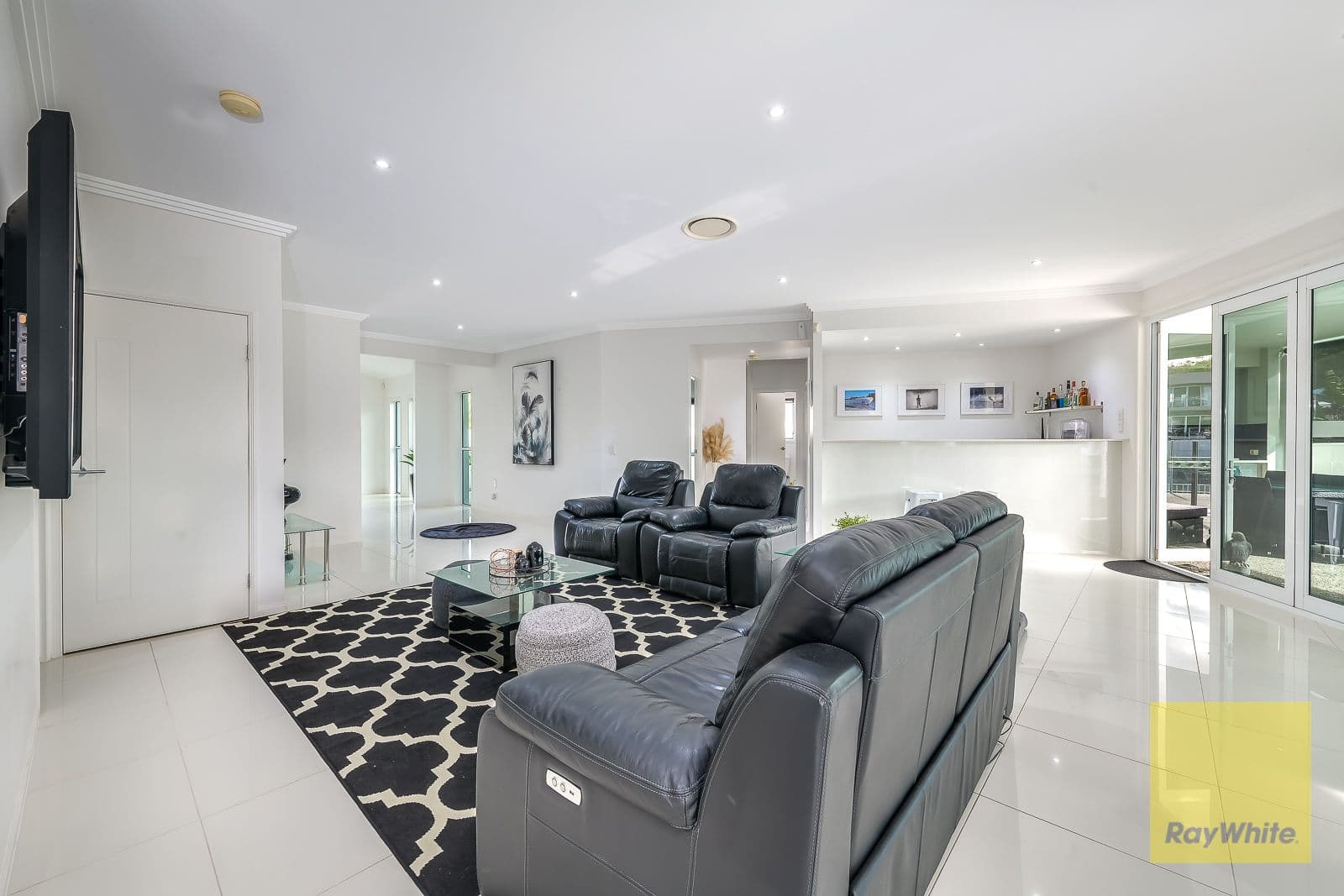 19 North Quay Drive, Biggera Waters QLD 4216, Biggera Waters - Thumbnail 8