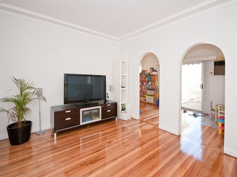 591  Elgar Road, MONT ALBERT NORTH VIC 3129, Mont Albert North - Thumbnail 2