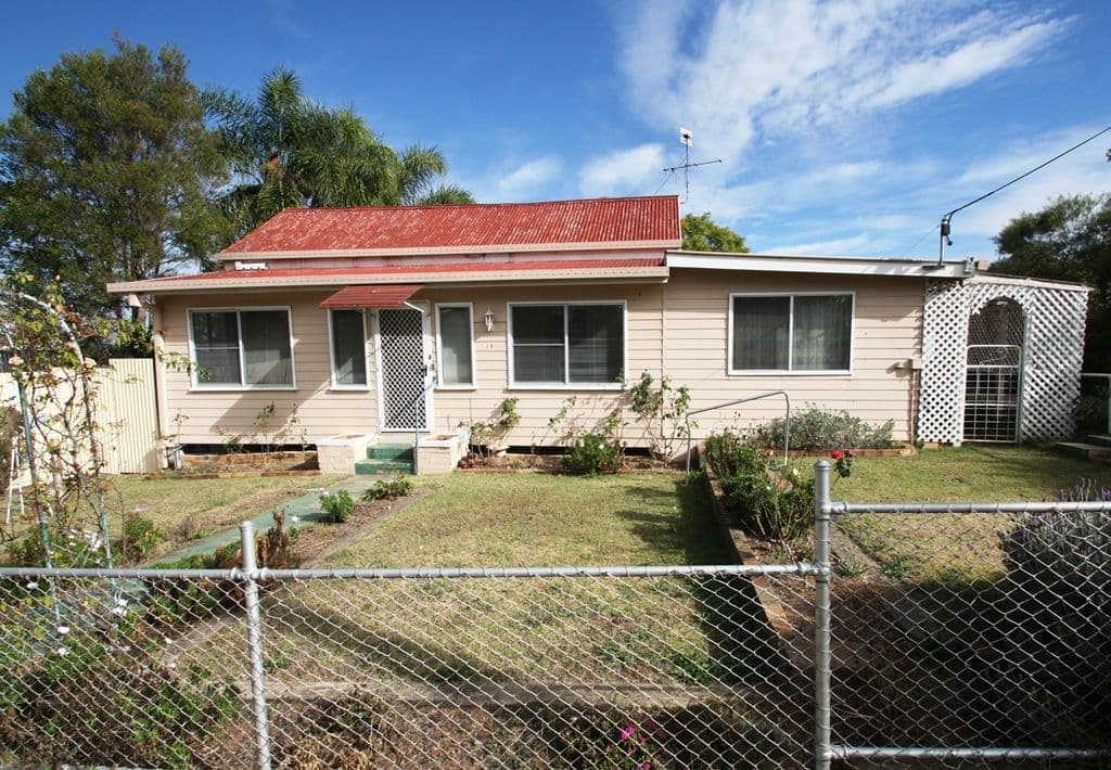 19 Glennie Street, Warwick QLD 4370, Warwick - Image 1