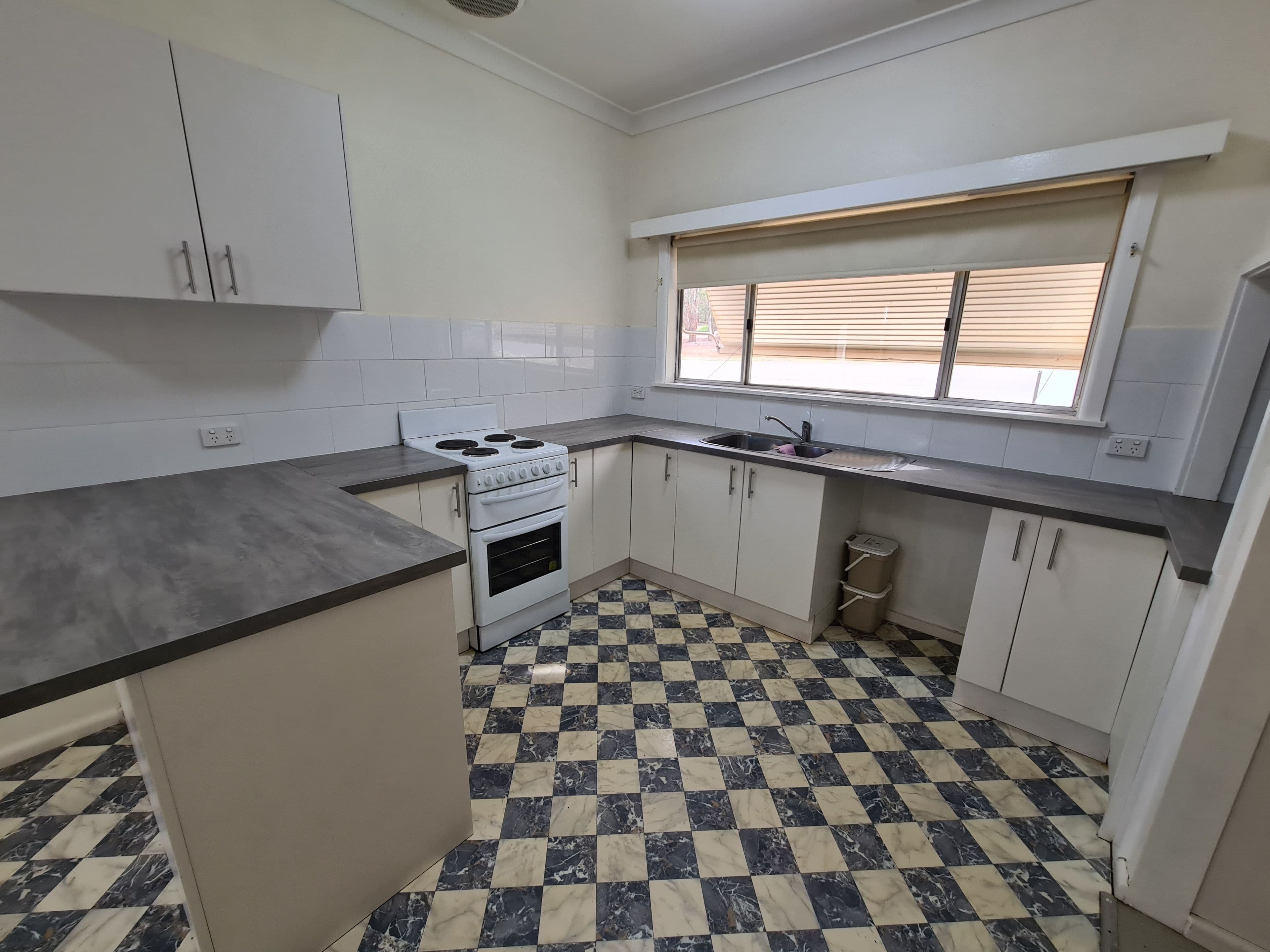 29 Wentworth Street, Parkes NSW 2870, Parkes - Thumbnail 4