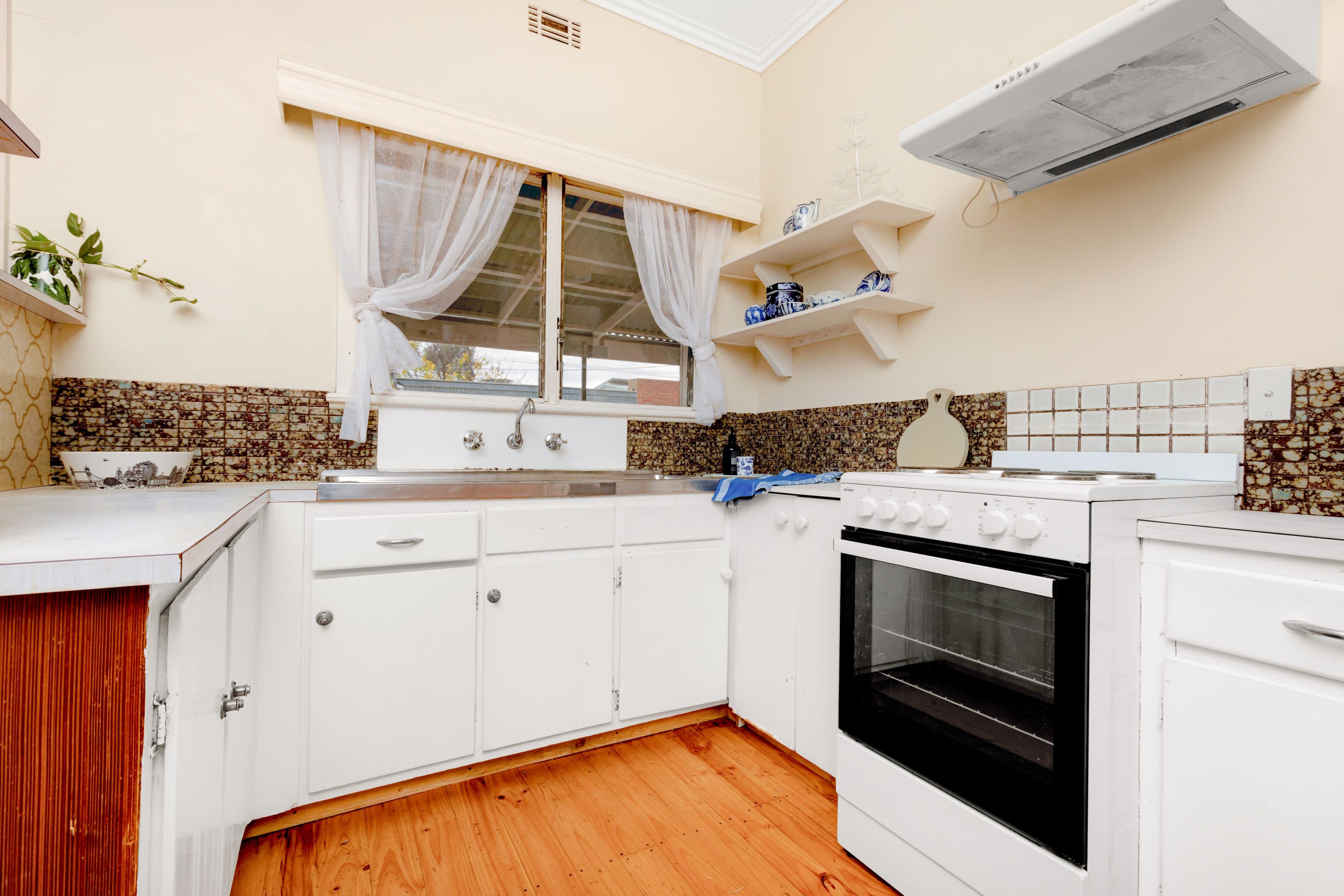 73 Ontario Avenue, Mildura VIC 3500, Mildura - Thumbnail 2