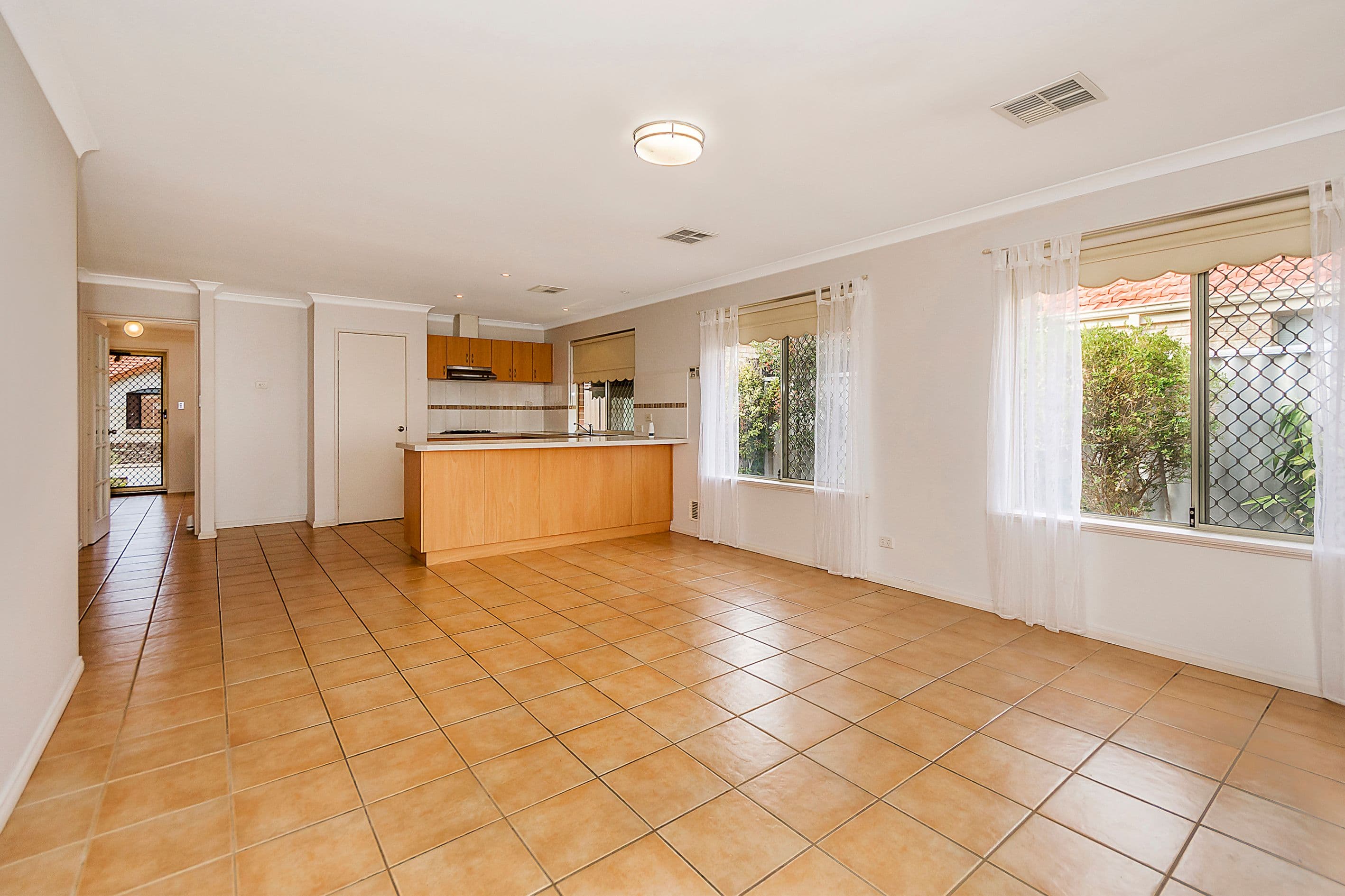 37 Brindabella Avenue, Rockingham WA 6168, Rockingham - Thumbnail 7