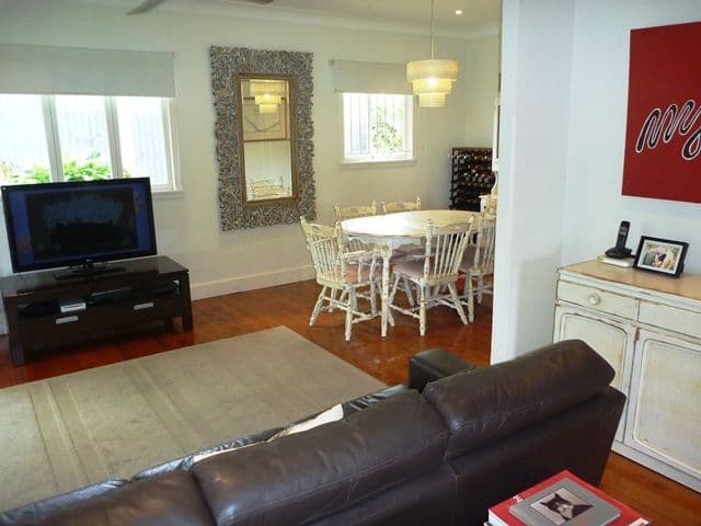 5 Mole Avenue, SOUTHPORT QLD 4215, Southport - Thumbnail 3
