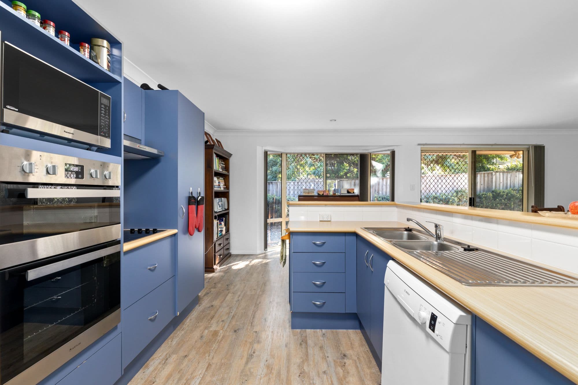 9 Mitchell Street, Arana Hills QLD 4054, Arana Hills - Thumbnail 2