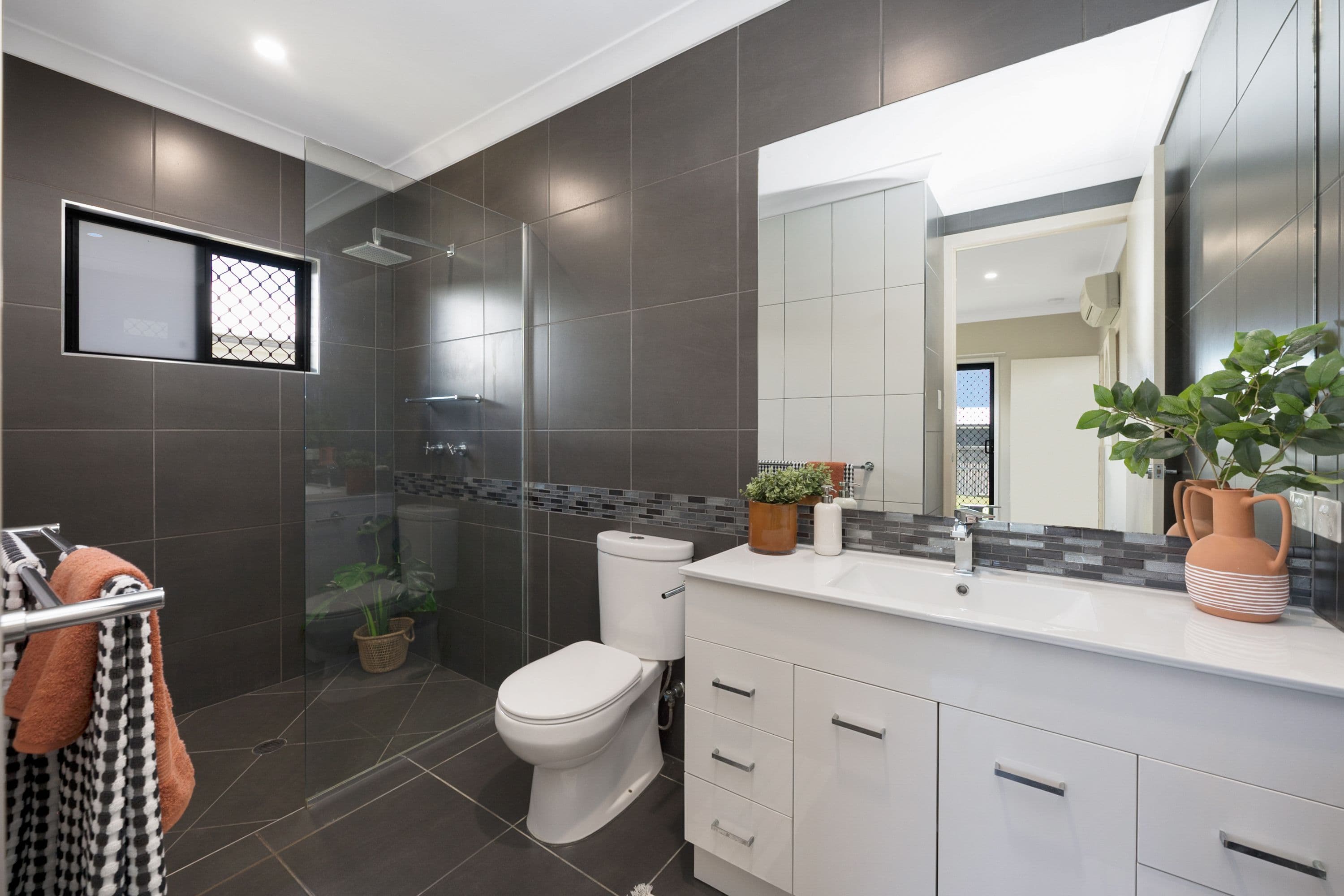 28 Dahlia Street, Burdell QLD 4818, Burdell - Thumbnail 7