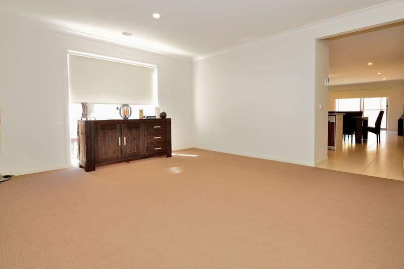 25 Balerno Way, MERNDA VIC 3754, Mernda - Thumbnail 2