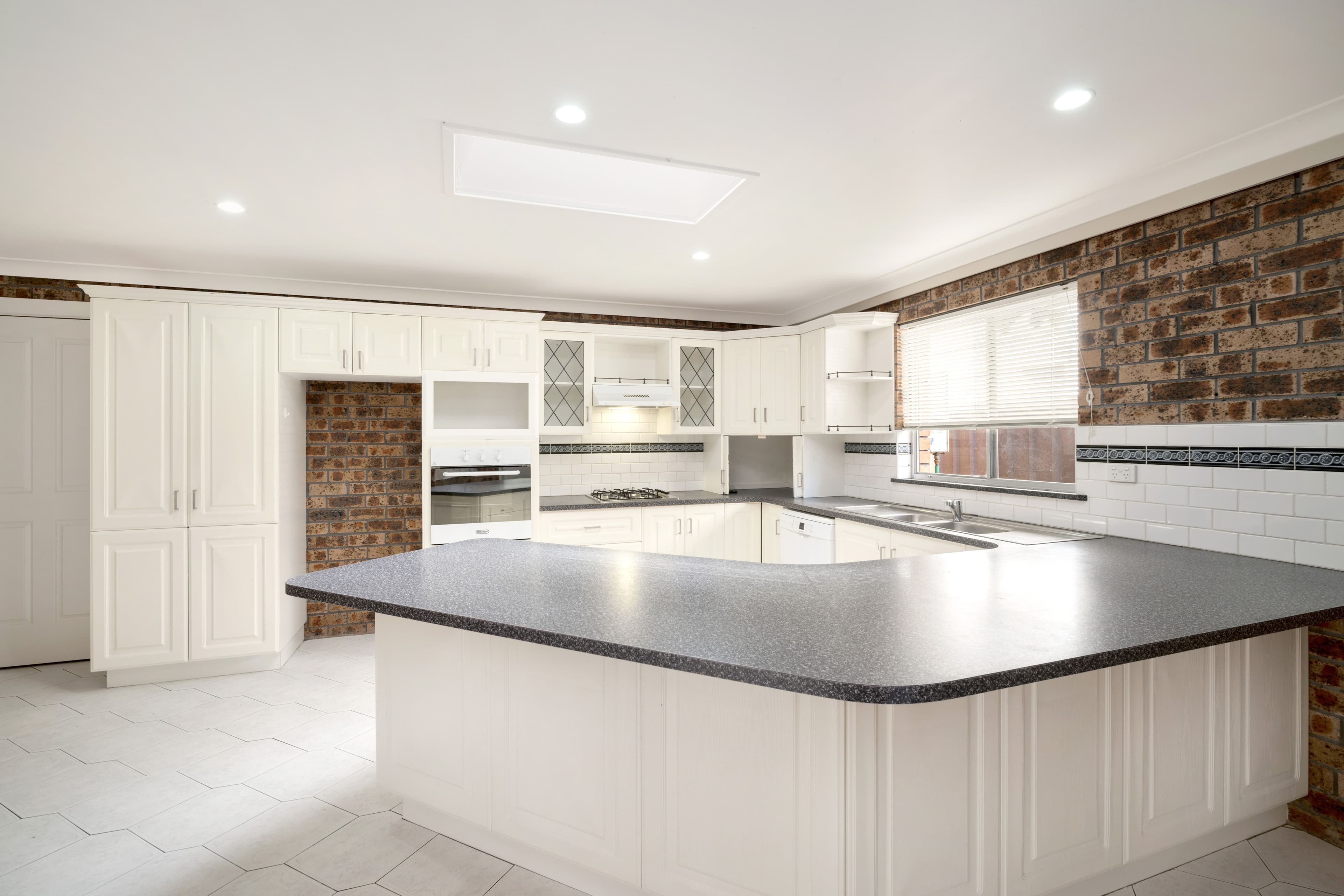 4 Robert Street, Tenambit NSW 2323, Tenambit - Thumbnail 4
