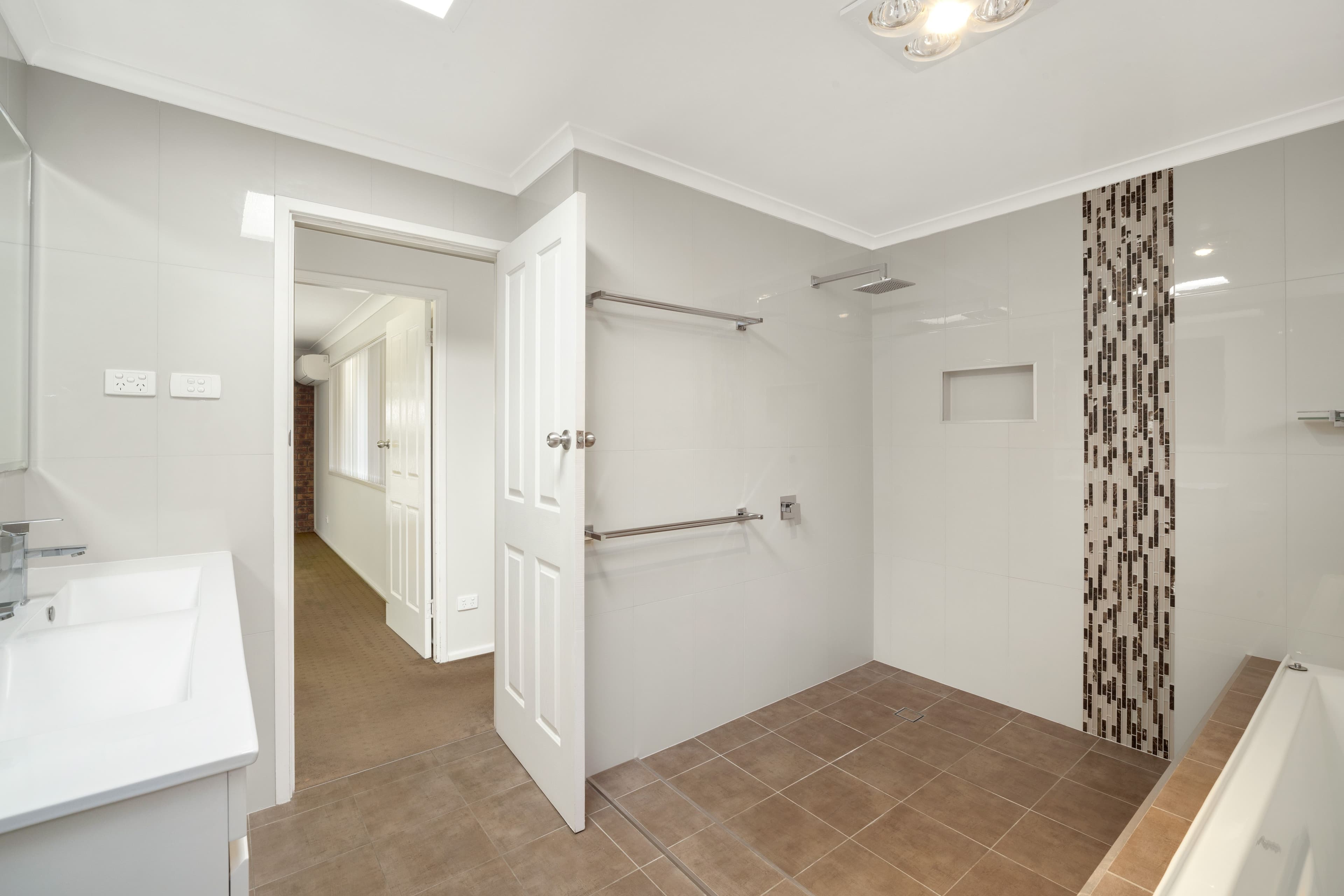 4 Robert Street, Tenambit NSW 2323, Tenambit - Thumbnail 7